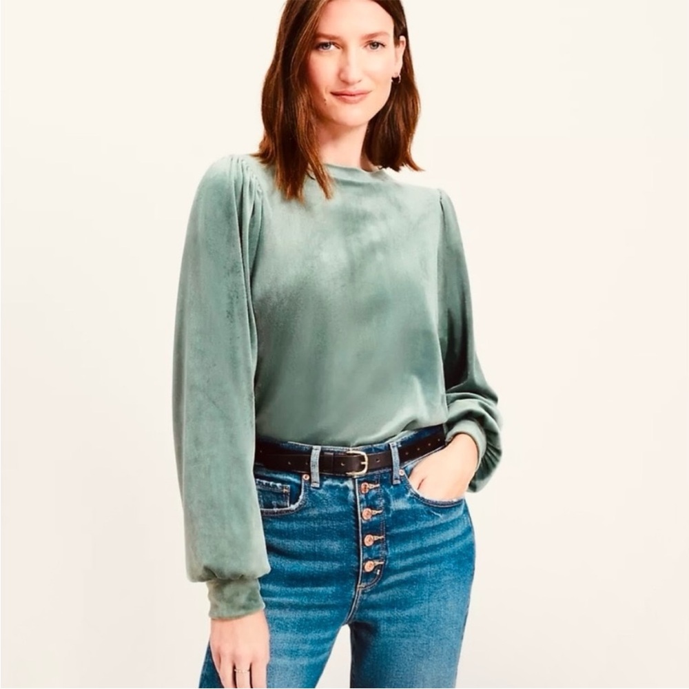 New LOFT Seagram green velvet sweatshirt pouffed shoulder cottagecore velour